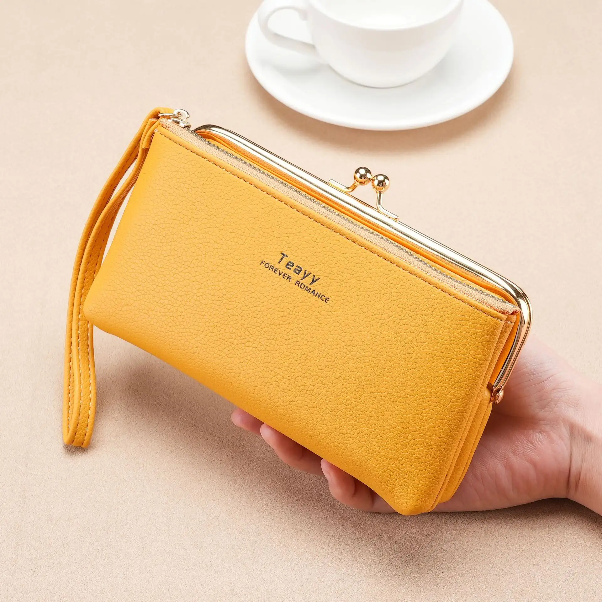 Women's Money Clutch Purse 2023 New Vintage Coin Purse Clasp Long Card Soft Leather Small Wallet