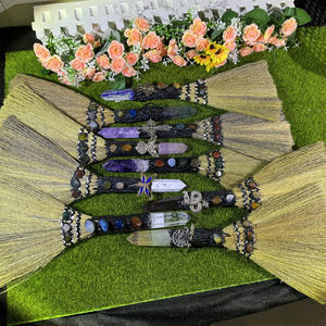 Balais de cristal en pierre de guérison, matériaux mixtes, balais d'améthyste de rêve pour la décoration, vente en gros - Product Image 1