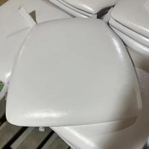 وسائد مقاعد من الجلد الصناعي الأبيض والإسفنج بسعر الجملة للفنادق وحفلات الزفاف والمناسبات، وسائد لكراسي شيافاري الأكريليك والراتنج - Product Image 1