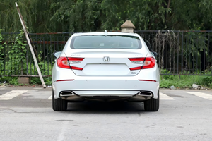 Honda Accord <span class=keywords><strong>2018</strong></span> 260Turbo CVT 1.5T LHD Toit ouvrant Sièges en cuir Intérieur foncé Pneus R17 Transmission automatique Voiture d'occasion - Product Image 5