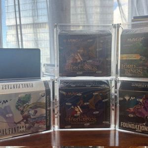 Estuche Acrílico Moderno para Caja de Sobres de Coleccionista Magic Wilds of Eldraine, Exhibidor de Almacenamiento - Product Image 3