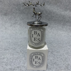 Vela perfumada de tarro de cerámica blanca personalizada de alta calidad con tapas de metal, gran oferta de fábrica, al por mayor, en el mundo de la moda, con tapa de metal - Product Image 1