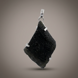 Pendentif en argent 925 avec pierre précieuse Moldavite, collection de breloques en cristal, 925artpalace - Product Image 1