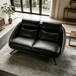 Divano Vintage con Dettagli in Legno Caldo e Contrasto in Pelle Nera per Interni Mid-Century e Moderni - Product Image 1