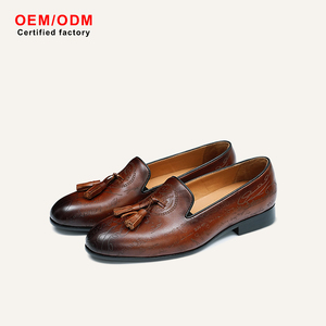 OEM Custom Comfort Tassel <strong>Loafers</strong> Hand-carved British Retro Distressed Cowhide Leather Spring Summer Men's Slip-on Shoes - Product Image 1