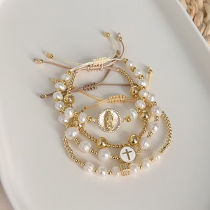 KKBEAD Juego de Pulseras de Perlas Naturales Chapadas en Oro de 18K, Resistentes al Agua, para Mujer, Pulsera de Lujo con Circonia y Cruz de la Virgen María, Cristiana - Product Image 1