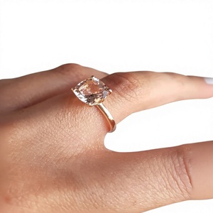 Bague de fiançailles solitaire en or massif 14 carats, Morganite naturelle en forme de lèvres, 2 carats, faite à la main, bijoux de luxe - Product Image 1
