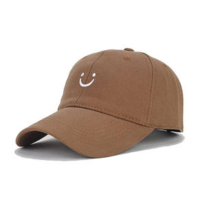 Vente en gros Chapeau de papa brodé 6 panneaux personnalisé de haute qualité Casquette de baseball à bord incurvé réglable pour l'extérieur - Product Image 5