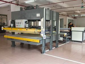 Colchón de espuma de tamaño King automático, máquina de embalaje de rollo de prensa al vacío, máquina de laminación de compresas de colchón - Product Image 2