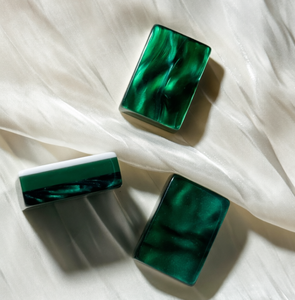 Fichas de Mahjong Acrílicas con Patrón Clásico de Esmeralda, Diseño Verde de Lujo, Duraderas para Juego Familiar - Product Image 1