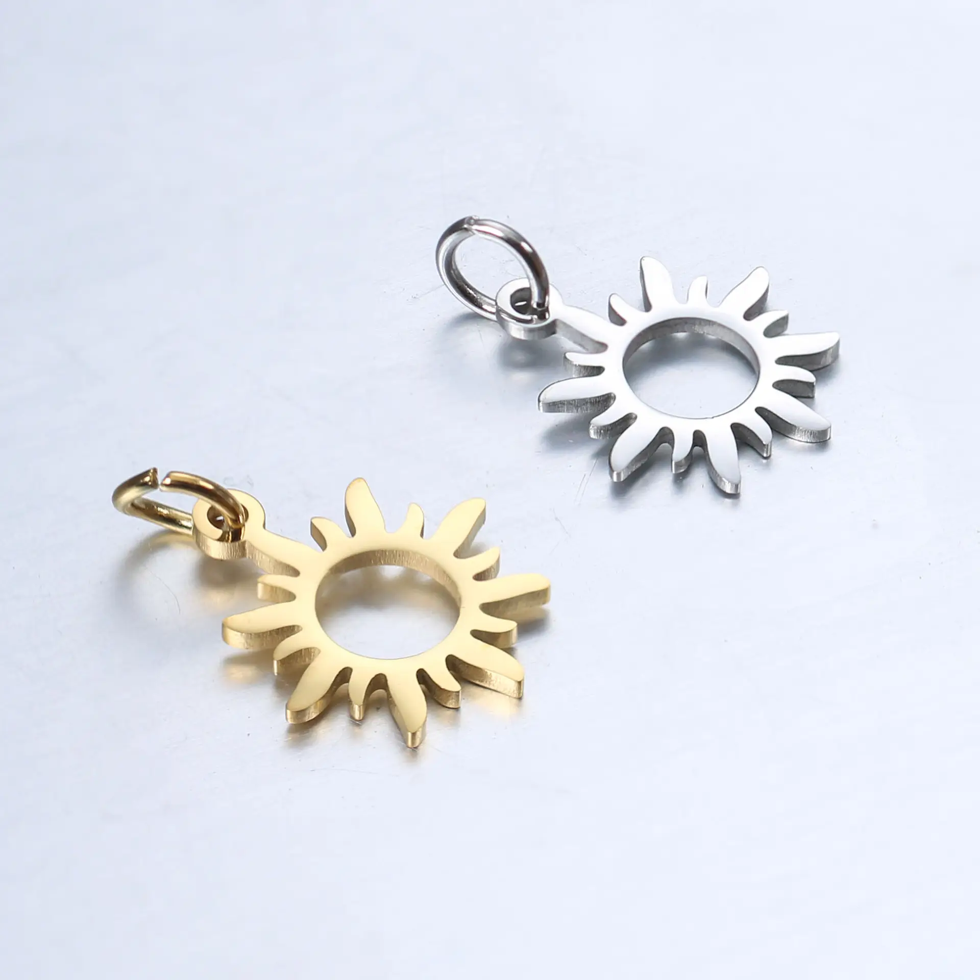 Jewelry Accessories Waterproof Finding Accessories For Jewelry Metal Plated Gold Stainless Steel Sun Pendant Charm