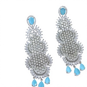 Elegantes Pendientes chapados en plata de la mejor calidad con piedras brillantes de AD Look for Party Wear Accesorios de moda con para mujeres - Product Image 2