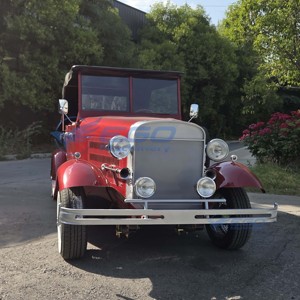 Voiture électrique classique vintage rouge vif de luxe avec auvent noir, artisanat rétro haut de gamme, expérience de conduite silencieuse - Product Image 6