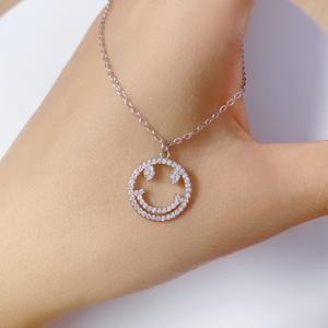 Microincrustaciones de cobre para mujer, colgante de cadena de clavícula popular de lujo, diseño pequeño y versátil de alta calidad - Product Image 2