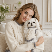 Ensemble de pulls à pompons personnalisés en tricot assortis pour femme et chien, vêtements pour animaux de compagnie, usine ODM OEM, vente en gros