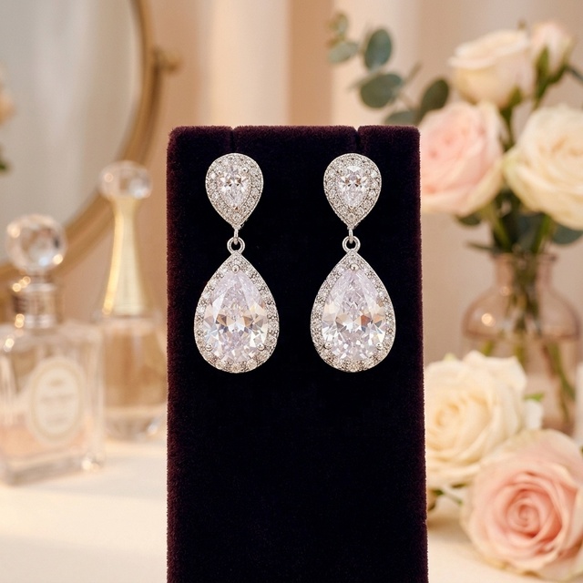 Luxury Brass Platinum Plated Sparkling Cubic Zirconia Pear Teardrop Dangle Earrings Women Elegant Bridal Wedding Statement
