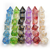 Set Dadu DND Polihedral Akrilik Transparan Dua Warna dengan Font Emas dan Efek Gerakan untuk Permainan RPG Dungeons and Dragons, Cocok untuk Hadiah