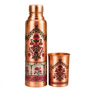 Ensemble traditionnel de bouteille et de tasse en cuivre avec couvercle, motif floral, thermos portable pour les voyages - Product Image 1