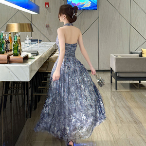 ชุดเดรสยาวแบบลำลองสำหรับฤดูร้อน ผ้ากลิตเตอร์แบบผูกคอ รุ่น ZYHT 70278 ขายส่งสำหรับผู้หญิง - Product Image 4