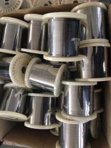 Aleación de níquel cromado Ni80cr20 Ni70cr30 Ni60cr15 Ni35cr20 Elemento calefactor Resistencia de alambre en espiral Tira de nicromo para horno - Product Image 2