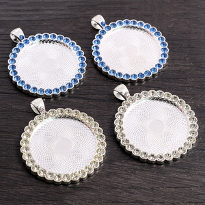 30mm Taille Intérieure <span class=keywords><strong>Argent</strong></span> Plaqué Cristal/<span class=keywords><strong>Bleu</strong></span> Strass Style Pendentif Blanc <span class=keywords><strong>Camée</strong></span> Cabochon Base Réglage Plateaux Pendentif - Product Image 1