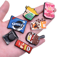 Breloques pour chaussures à thème snacks britanniques et australiens, accessoires de chaussures, décorations pour chaussures, vente en gros, pour cadeaux, très demandées