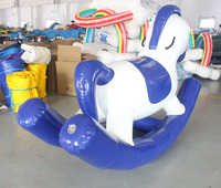 Cheval flottant à eau gonflable étanche à l'air Cheval de balançoire à eau gonflable pour enfants