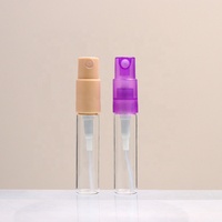 Vente en gros Bouteille de parfum Portable Conteneurs de parfum en verre étanche 3ml 10ml Bouteilles d'huile essentielle personnalisées