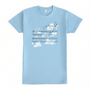 T-shirt Natural Music bleu clair à manches courtes, design unisexe, motif artistique d'oiseaux et de ciel - Product Image 2