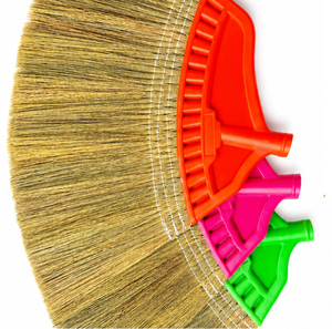 Cabezal de escoba de plástico de repuesto con cerdas de hierba para limpieza de suelos, uso doméstico, estilo básico duradero, colores rojo, rosa y verde - Product Image 5
