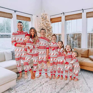 2025 noël famille correspondant maison ensemble motif <span class=keywords><strong>de</strong></span> noël imprimé pyjamas à manches longues col rond femmes hommes enfant bébé tenue <span class=keywords><strong>de</strong></span> noël - Product Image 1