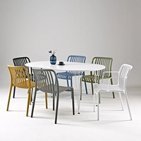 Nouvelle Arrivée Chaises en Plastique PP Empilables Modernes et Durables pour l'Intérieur et l'Extérieur, Idéales pour Appartements