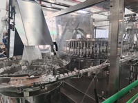 Équipements de fabrication de flacons en PP pour liquides IV (solution saline normale et glucose) – Machine de soufflage et ligne de remplissage IV