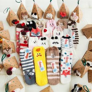 Calcetines de lana de Coral bordados con dibujos animados tridimensionales, calcetines para dormir de Navidad para padres e hijos, calcetines de suelo de toalla de invierno - Product Image 3