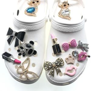 <span class=keywords><strong>Accessoires</strong></span> de chaussures de luxe personnalisés en gros avec strass brillants, nœuds papillon et breloques de luxe <span class=keywords><strong>pour</strong></span> chaussures - Product Image 3