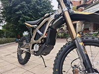 Vélo électrique à cadre en aluminium forgé 2026 Surron Ultra Bee pour des performances tout-terrain robustes