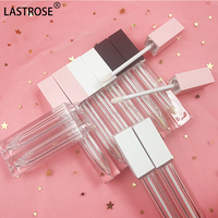 Contenants de rouge à lèvres liquide mat à étiquette privée, contenants carrés transparents pour gloss à lèvres, contenants pour huile à lèvres, flacons de maquillage uniques en rose, noir et blanc