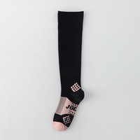 Chaussettes de compression longues pour femmes, chaussettes de sport professionnelles pour la course à pied et le cyclisme, chaussettes sans couture, antidérapantes, avec grip