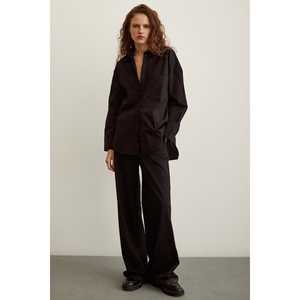 Chemise en popeline de coton noire pour femme, chemisier minimaliste à boutons pour tous les jours - Product Image 3