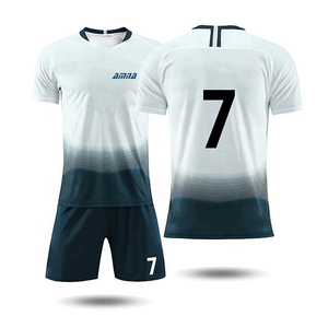 Tenue de football pour équipe adulte en polyester, tissu respirant, kits de football - Product Image 2