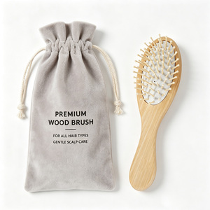 Brosse à cheveux de luxe à manche en bois, grand coussin, picots en bois, massage doux, idéale pour un cadeau - Product Image 1
