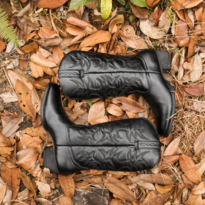 Bottes pour hommes 2026 mi-mollet style western cowboy et moto, en cuir PU, motif totem, à talon moyen, pour l'extérieur, collection automne, design tendance - Product Image 4