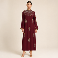 Nouvelle Robe Kaftan Perlée Bordeaux pour Femme, Broderie Florale, Col Montant, Manches Longues, Modèle Modeste, Idéale pour l'Aïd et le Ramadan, Vente en Gros pour Boutiques
