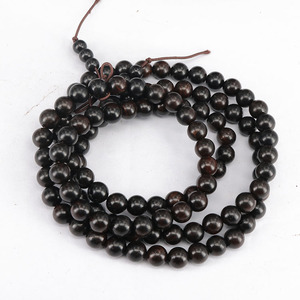SB0705 vente en gros <span class=keywords><strong>perles</strong></span> en <span class=keywords><strong>bois</strong></span> <span class=keywords><strong>naturel</strong></span> ébène noir 108 <span class=keywords><strong>perles</strong></span> de <span class=keywords><strong>bois</strong></span> de santal <span class=keywords><strong>perles</strong></span> de méditation bouddha aromatiques - Product Image 3