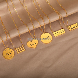 Collana con Numero Angelico 11:11, Ciondolo Portafortuna in Acciaio Inox con Incisione Numerologica, Forma Rettangolare, Cuore o Rotonda - Product Image 3