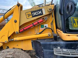 Chargeuse-pelleteuse sur pneus JCB 3CX d'occasion, 75 KW, 2018, équipement de construction - Product Image 3