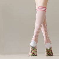 Chaussettes de compression pour femmes, haute élasticité, douces, antidérapantes, longueur genou, chaussettes de sport, chaussettes antidérapantes, chaussettes de yoga, chaussettes de Pilates avec grip