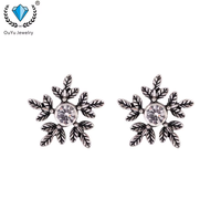 Boucles d'oreilles clous en zircon en forme de feuille de flocon de neige de Noël, en alliage plaqué or et argent, style vintage antique, cadeau de fête, boucles d'oreilles fleur en pierres précieuses pour femme