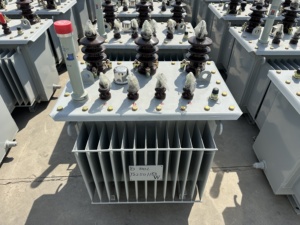 Base de estación de transformador sumergido en aceite trifásico S11 S22 630Kva 11Kv con refuerzo de estabilizador de voltaje de refuerzo de 220V - Product Image 3