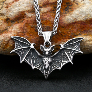 Yunnique – collier avec pendentif chauve-souris pour hommes, en acier inoxydable, rétro, Hip Hop, chaîne de pull, bijoux, cadeau - Product Image 2